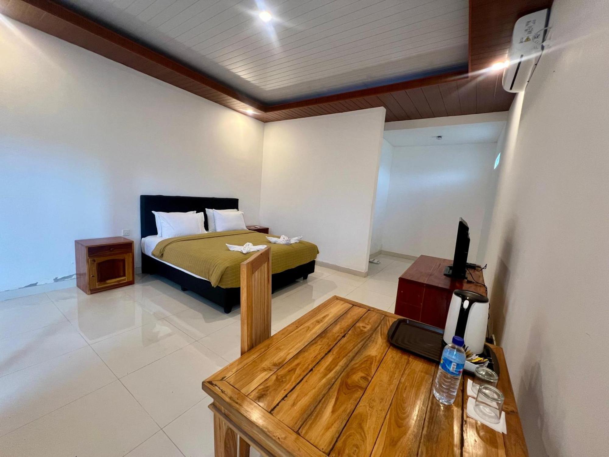 Pohon Purba Resort & Restaurant Labuhan Pandan Buitenkant foto